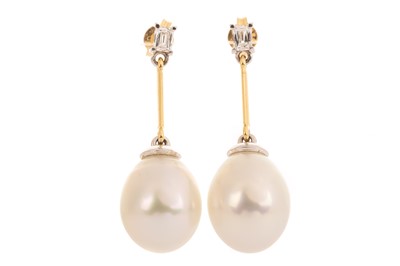 Lot 559 - PAIR OF DROP PEARL EARRINGS