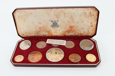 Lot 73 - COLLECTION OF ROYAL MINT COINS AND COIN SETS