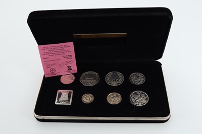 Lot 76 - QUEEN ELIZABETH II ISLE OF MAN SILVER COMMEMORATIVE COINS