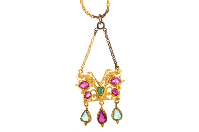 Lot 561 - INDIAN RUBY AND EMERALD PENDANT ON CHAIN