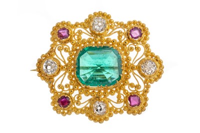 Lot 562 - INDIAN EMERALD, DIAMOND AND RUBY BROOCH