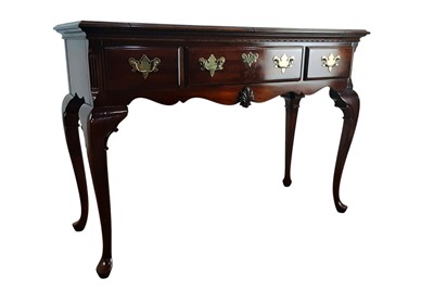 Lot 252 - MAHOGANY DESK