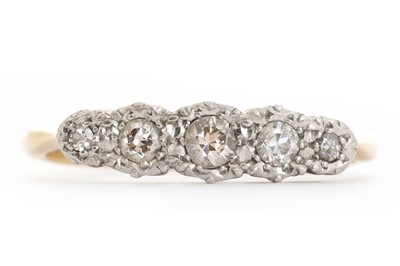 Lot 589 - DIAMOND FIVE STONE RING