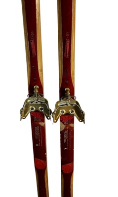 Lot 476 - PAIR OF VINTAGE MADSHUS WOODEN SKIS