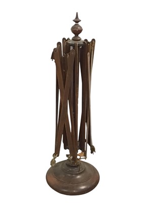 Lot 479 - MAHOGANY WOOL WINDER