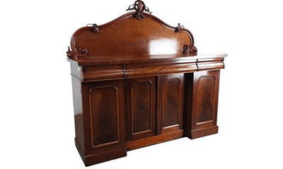 Lot 439 - VICTORIAN MAHOGANY BREAKFRONT SIDEBOARD