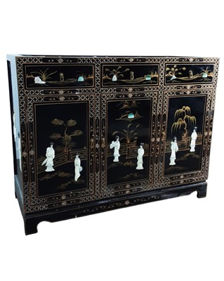 Lot 437 - JAPANESE BLACK LACQUERED CABINET