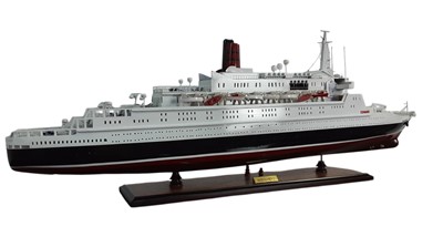 Lot 517 - MODEL OF A PASSENGER LINER