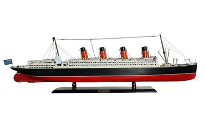 Lot 546 - MODEL OF A PASSENGER LINER