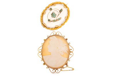 Lot 628 - OVAL CAMEO BROOCH