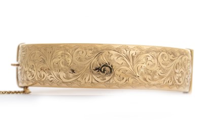 Lot 631 - NINE CARAT GOLD BANGLE