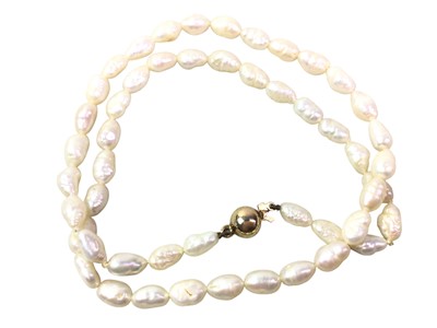 Lot 598 - FRESHWATER PEARL NECKLACE