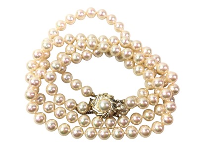 Lot 604 - TWO STRAND PEARL NECKLACE