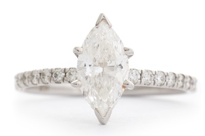 Lot 715 - DIAMOND SOLITAIRE RING