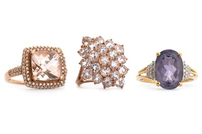 Lot 686 - AMETHYST AND DIAMOND RING