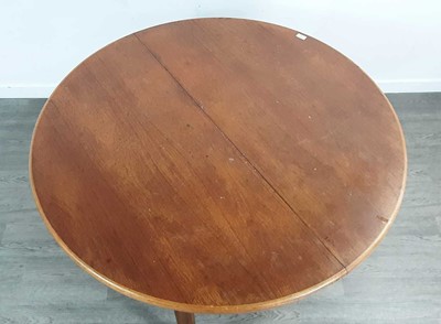 Lot 714 - ELLIOTS OF NEWBURY TEAK CIRCULAR DINING TABLE