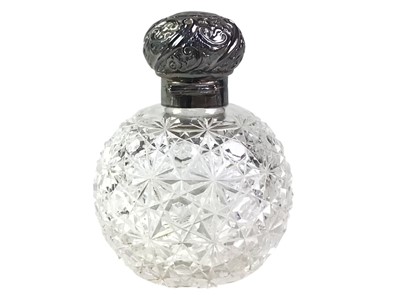 Lot 784 - SILVER TOPPED CRYSTAL SCENT BOTTLE