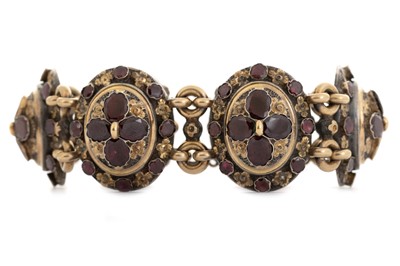 Lot 726 - FRENCH SILVER-GILT BRACELET