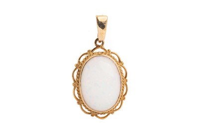 Lot 762 - OPAL PENDANT