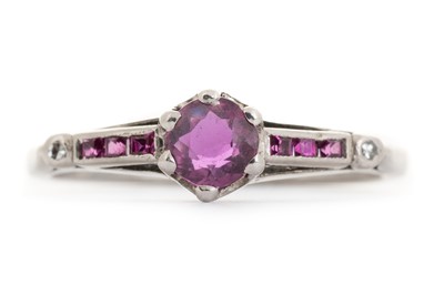 Lot 789 - EDWARDIAN RUBY AND DIAMOND RING