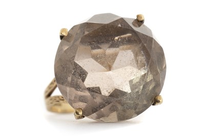 Lot 397 - SMOKY QUARTZ DRESS RING