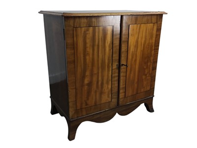 Lot 843 - MAHOGANY DOUBLE DOOR CABINET