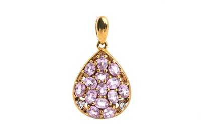 Lot 381 - GEMSTONE PENDANT