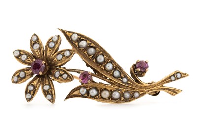 Lot 377 - LATE VICTORIAN FLORAL BROOCH