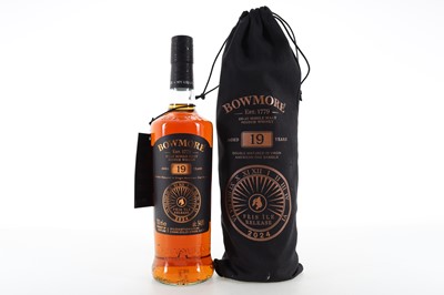 Lot 265 - BOWMORE 19 YEAR OLD FEIS ILE 2024