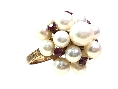 Lot 72 - PEARL DRESS RING