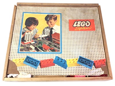 Lot 46 - VINTAGE LEGO SET