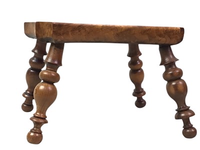 Lot 58 - WALNUT APPRENTICE PIECE