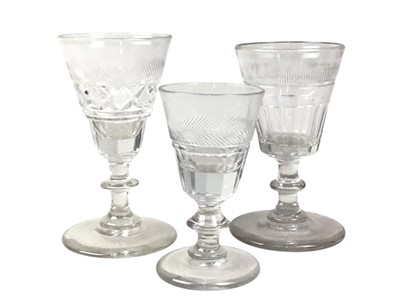 Lot 64 - GROUP OF GLASSWARE