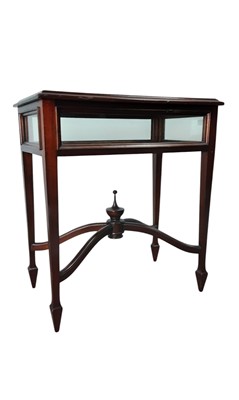 Lot 353 - MAHOGANY BIJOUTERIE TABLE