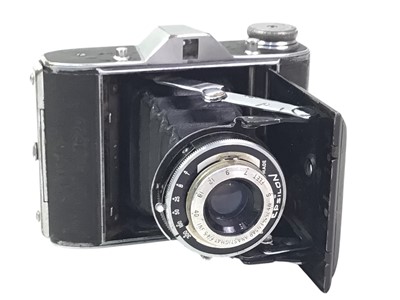 Lot 254 - COLLECTION OF VINTAGE CAMERAS