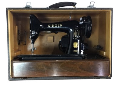 Lot 414 - SINGER ELECTRIC SEWING MACHINE