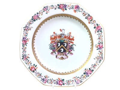 Lot 558 - PAIR OF SAMSON OF PARIS ARMORIAL PLATES