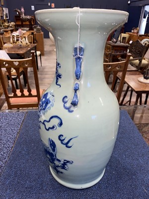 Lot 1278 - CHINESE 'FOO DOG' VASE