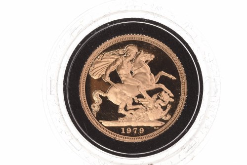 Lot 507 - GOLD PROOF SOVEREIGN DATED 1979 in capsule, in...