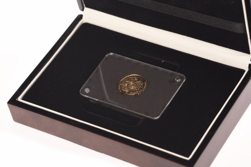 Lot 509 - GOLD PROOF COMMEMORATIVE SOVEREIGN DATED 2015...