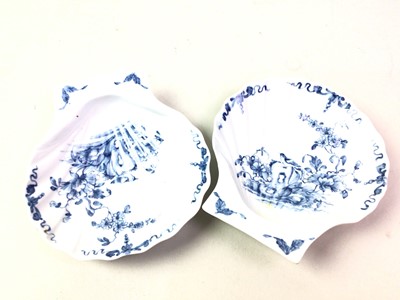 Lot 340 - PAIR OF PORCELAIN SHELL-FORM BUTTER DISHES