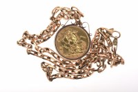 Lot 540 - SOVEREIGN DATED 1913 in a nine carat gold...