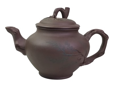 Lot 197 - CHINESE YIXING TYPE TEAPOT
