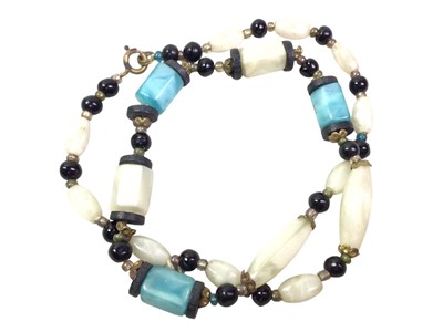 Lot 204 - COLLECTION OF COSTUME JEWELLERY