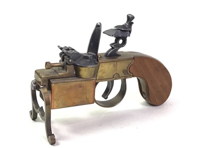 Lot 25 - DUNHILL TINDER PISTOL TABLE LIGHTER,.