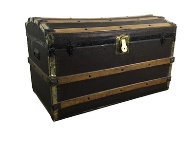 Lot 153 - VINTAGE TRAVEL TRUNK