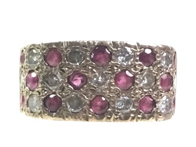 Lot 411 - DIAMOND AND RUBY SET GOLD RING