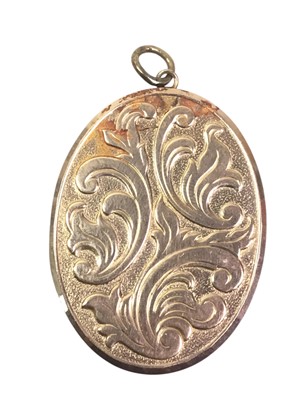 Lot 157 - GOLD PHOTOGRAPH LOCKET