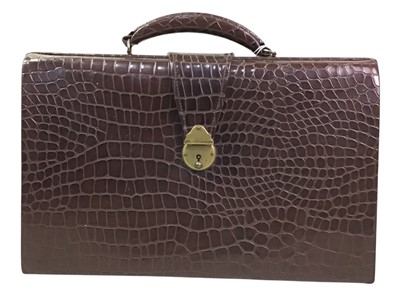 Lot 187 - VINTAGE CROCODILE SKIN HANDBAG