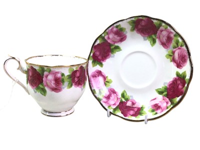 Lot 262 - ROYAL ALBERT PART TEA SERVICE